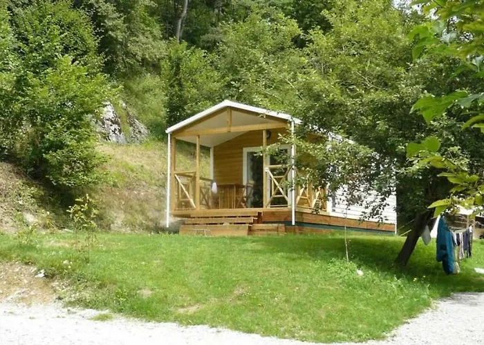 Zecamping 3 Chiens Acceptes Hammam Piscine Chauffee 3* Louvie Juzon